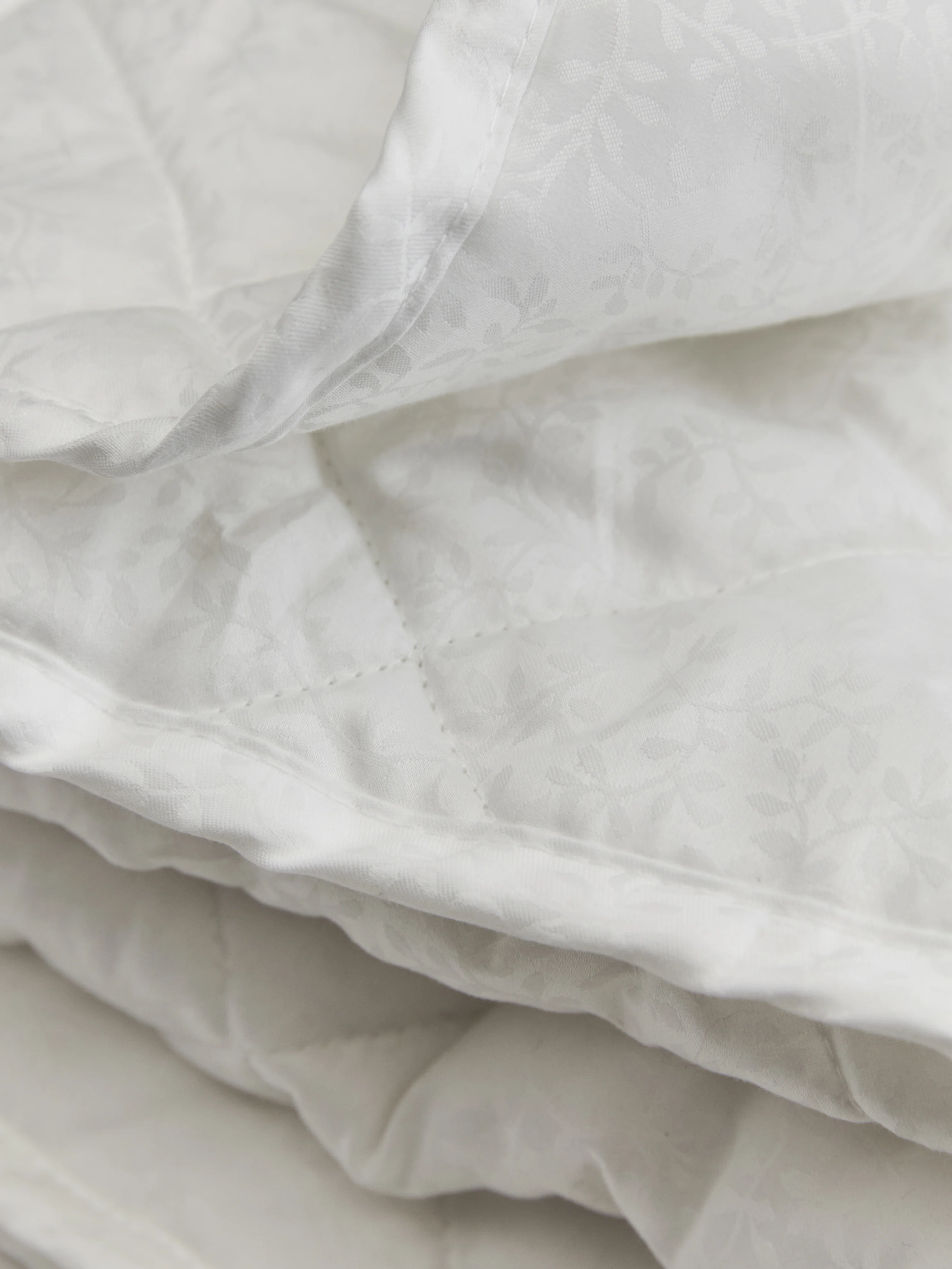 ืฉืืืืช ืงืืฅ- ืืณืงืืจื ืขืืื White - Image 3
